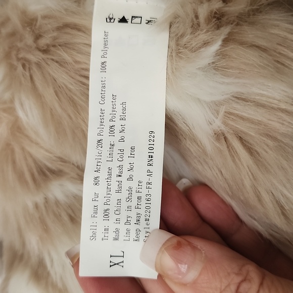 ASHLEY PREMIUM By 26 INTERNATIONAL faux fur stretch zip vest XL - Picture 6 of 6